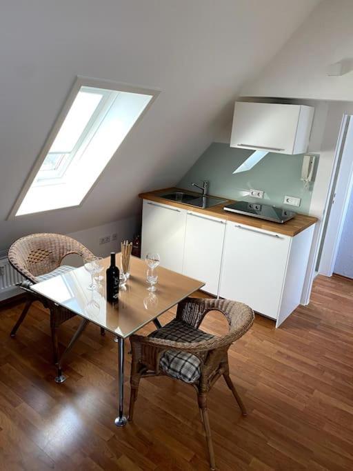 Apartment Super Zentral Begehrte Wohnlage Parkplatz Vor Haus
